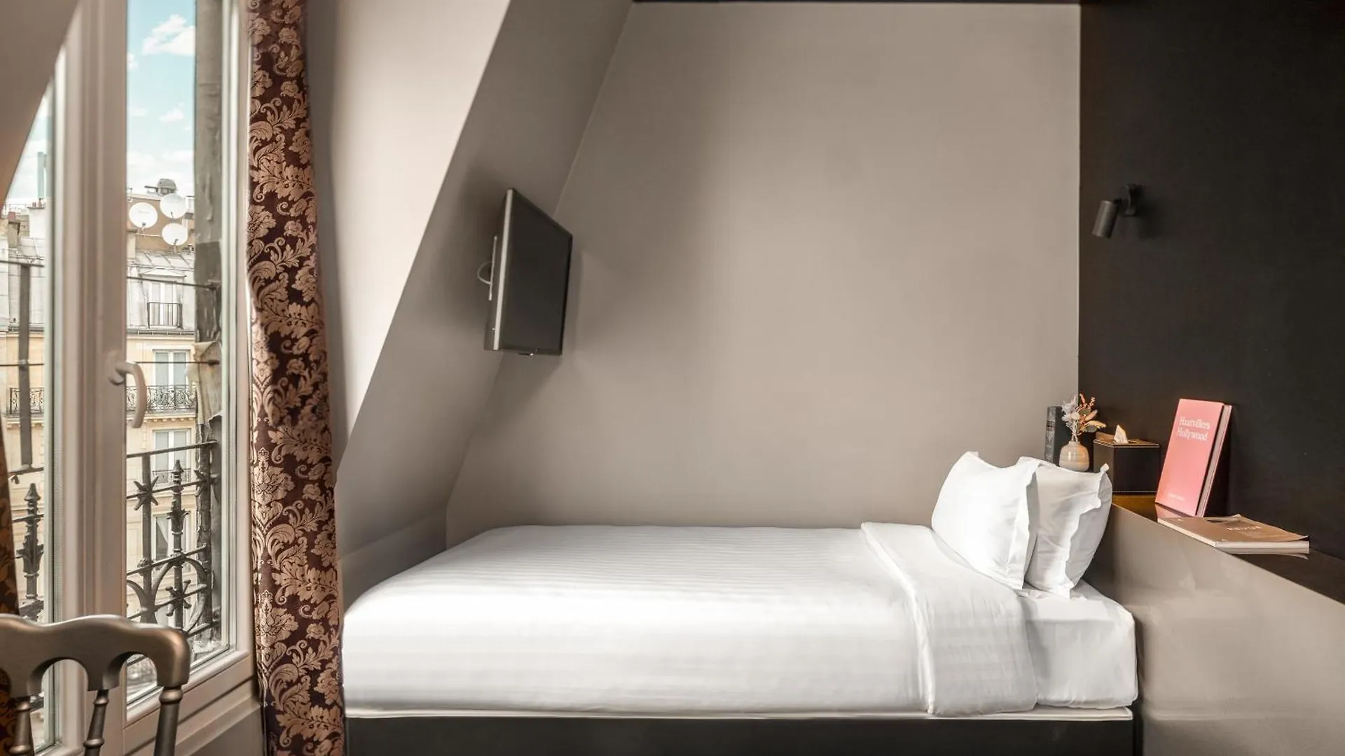 Grand Lafayette Hotel
