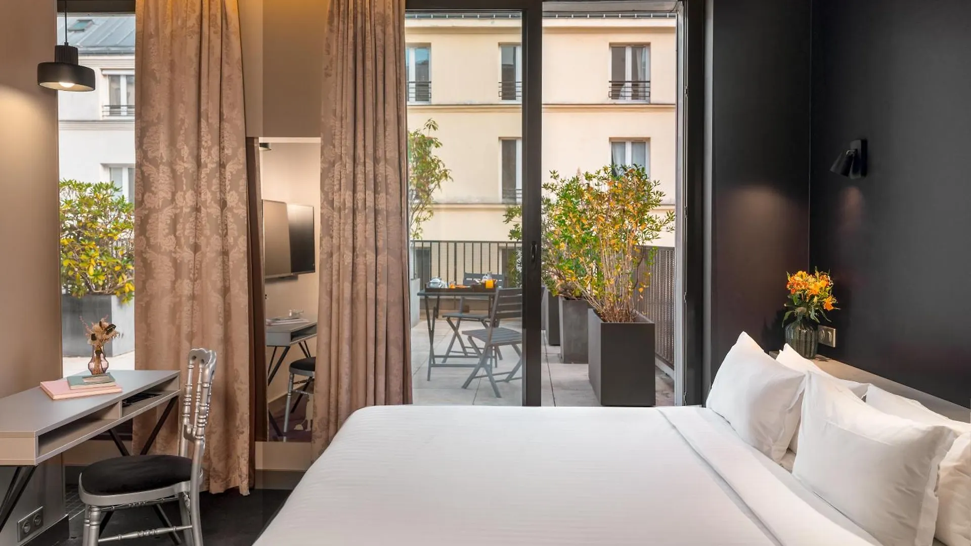 Grand Lafayette Hotel 4*