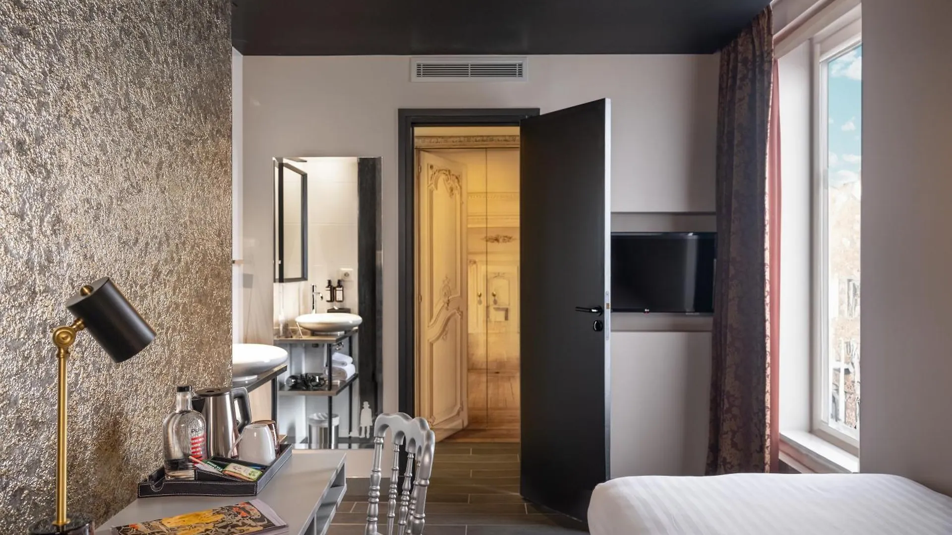 Grand Lafayette Hotel