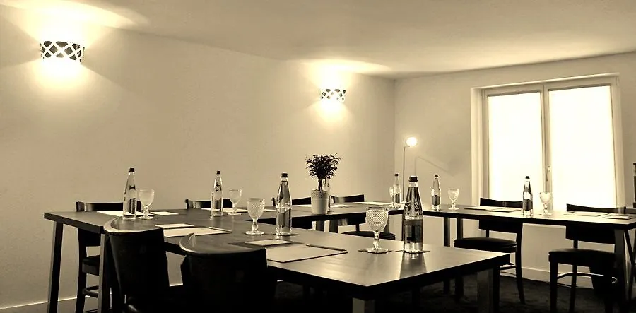 Hotel Grand Lafayette